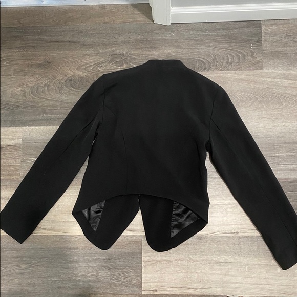 Blazer - Picture 5 of 6